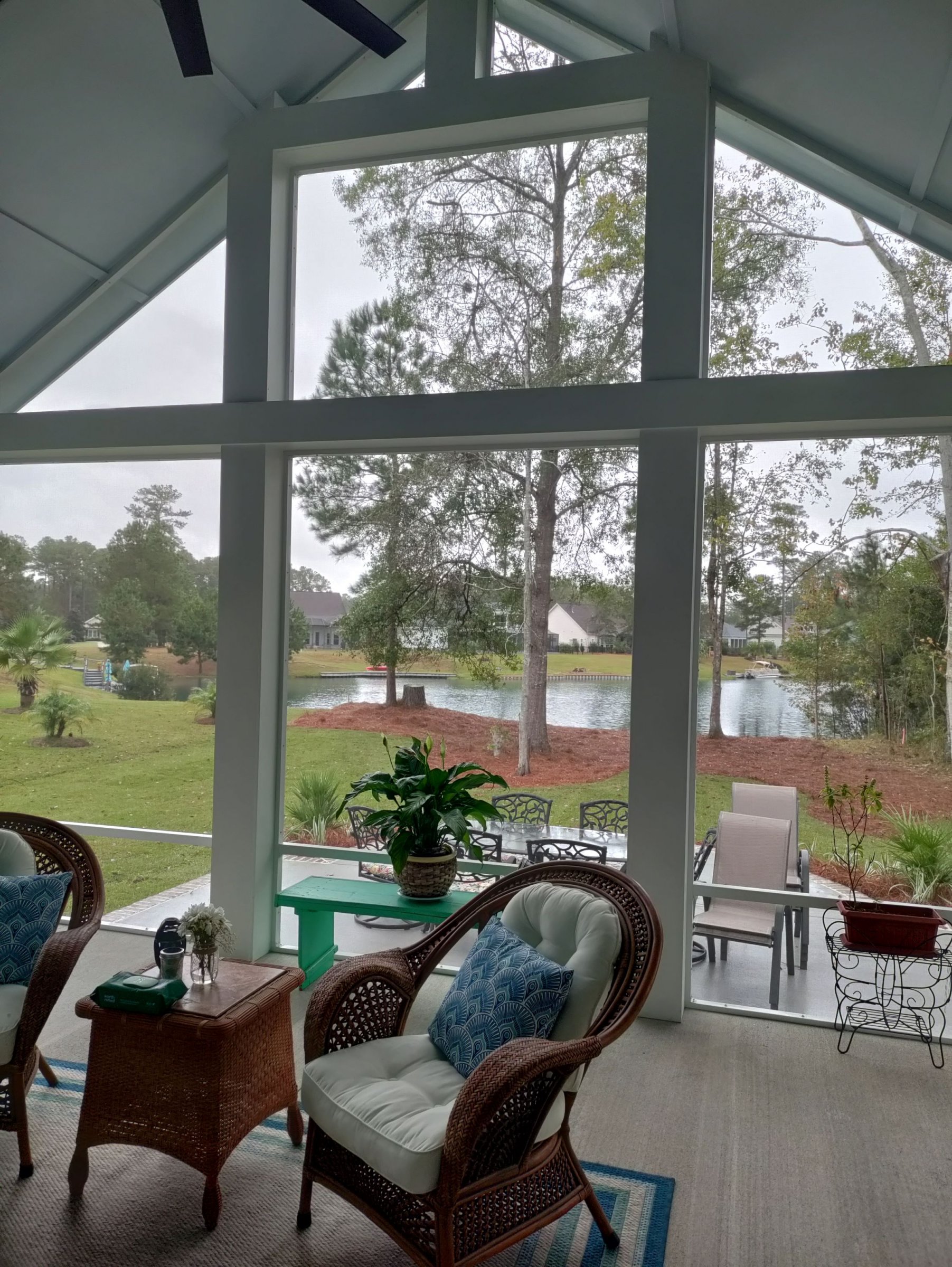 Screened porch.jpg