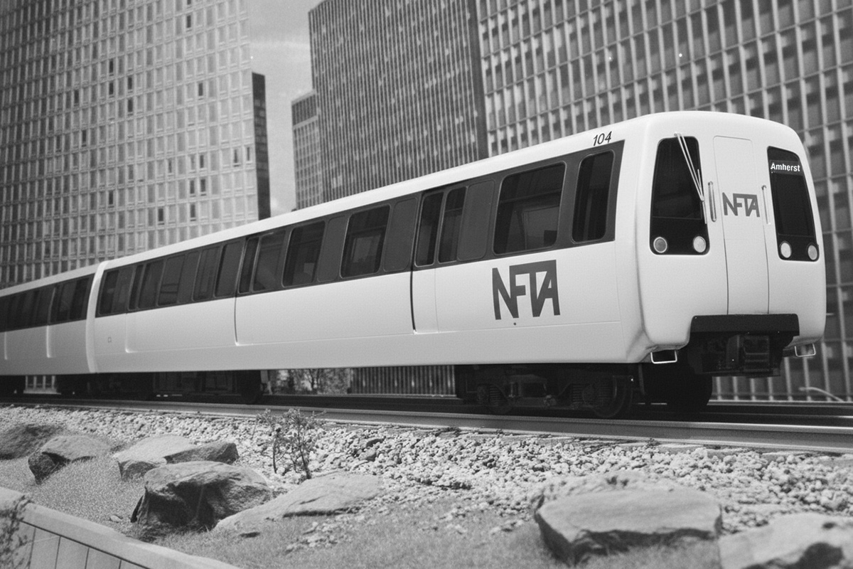 Transit - Metro Rail HRT - 1973-xx-xx rolling stock 02.jpg