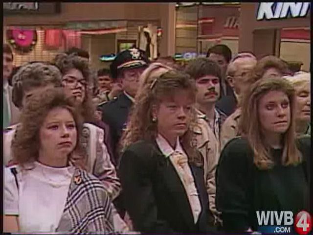 Walden Galleria grand opening - YouTube - 1 16.jpg