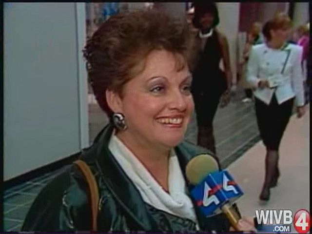 Walden Galleria grand opening - YouTube - 1 41.jpg