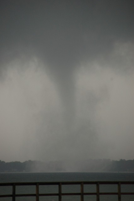 Waterspout_2_10-8-08.jpg