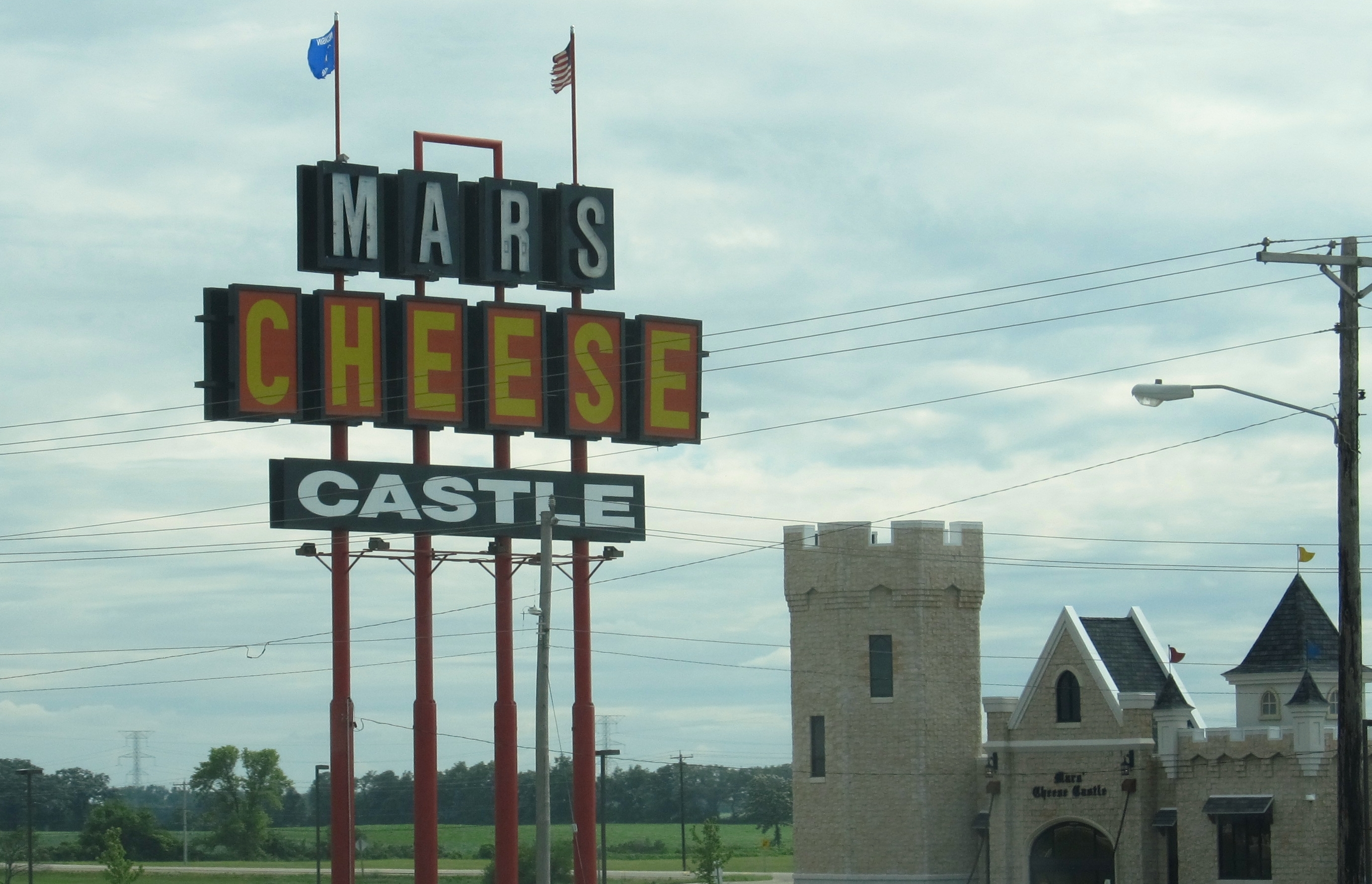 Mars_Cheese_Castle_%28cropped%29.jpg